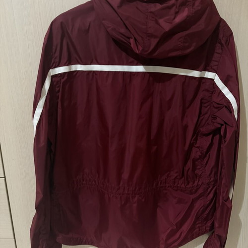 Moncler Jacket like new, size M, red