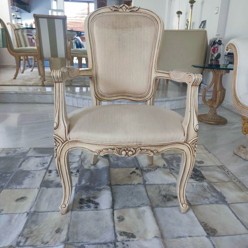 Vintage Renaissance Armchair like new condition