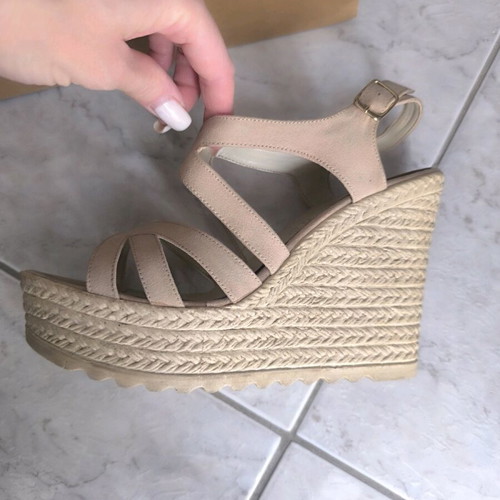 Sabino platform shoes size 40 like new, light rotten apple color