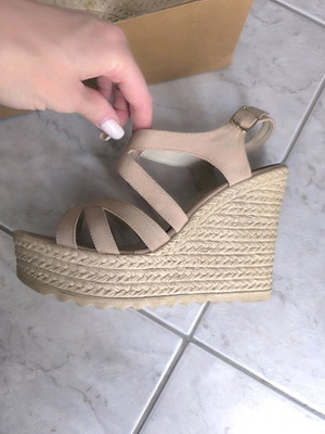 Sabino platform shoes size 40 like new, light rotten apple color