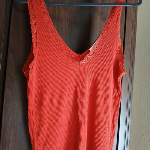 Zara V Neck Top red, like new, sizes S and M