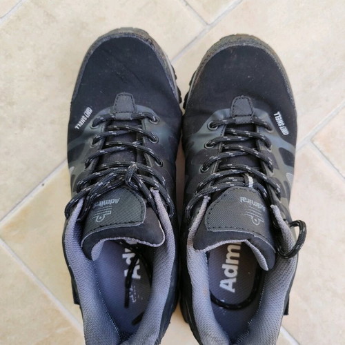 Admiral women's hiking shoe size 40 like new, black gray