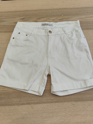 Adrixx Fashion white cotton shorts with cuff