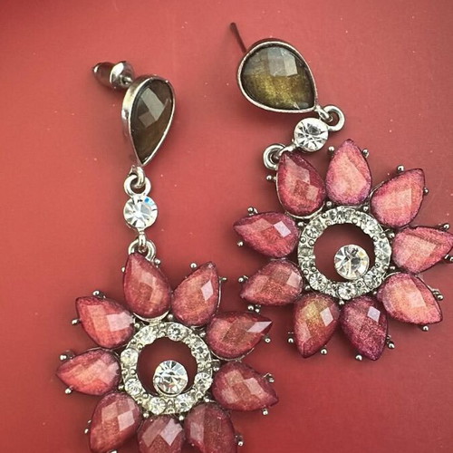 Vintage earrings with stones like new