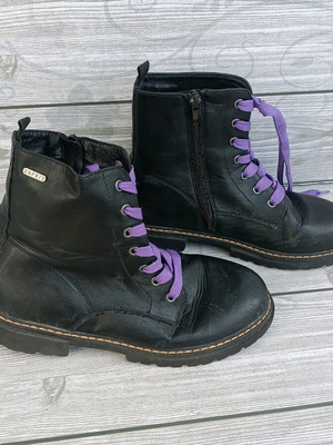 Кожени ботуши Esprit употребявани, номер 36, черни и лилави