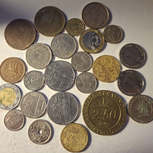 Lot of 26 used coins from 13 countries