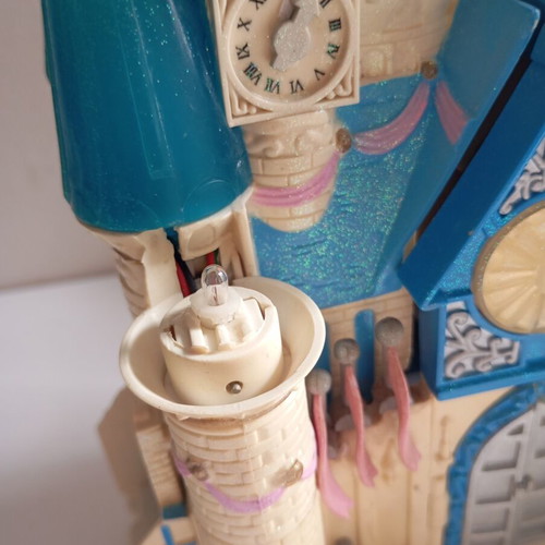 Trendmast Polly Pocket Cinderella castle vintage, lights not working, worn