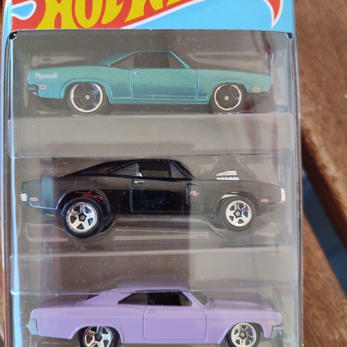 Fast & Furious 5-pack Hot Wheels new with cars from 4 movies