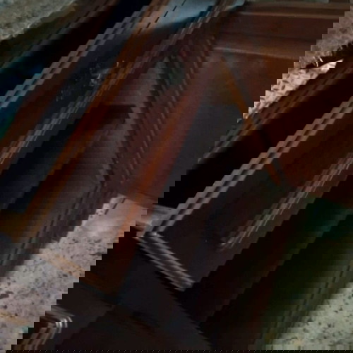 Σκρινιο καρυδιάς σε σκούρο χρωματισμό δύο μερών like new