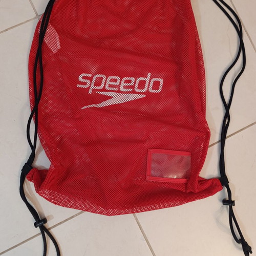 Speedo Mesh Backpack like new, red, 66×48 cm