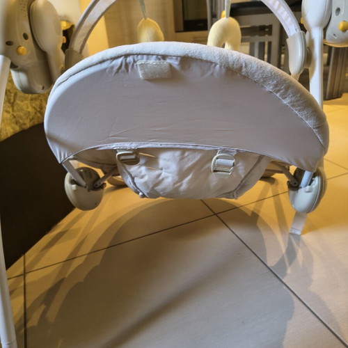 Bright Starts Comfort & Harmony Baby Electric Swing like new