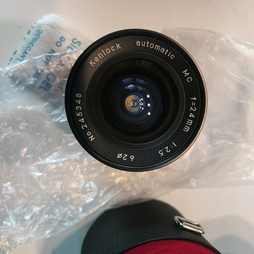 Nikon F60 camera set like new with 2 lenses and 2 flashes