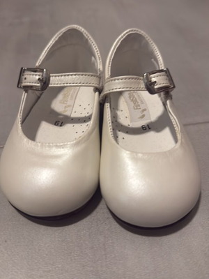 Baby ballerina shoes white perlé FirstStep Anatomic like new, size 19