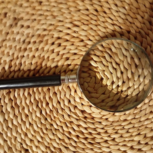 Vintage magnifying glass like new, 17 cm height, 8 cm diameter