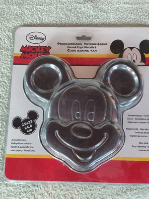 Disney Mickey Mouse Metal Cake Pan new, non-stick