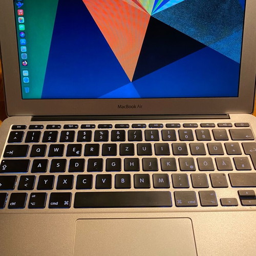 MacBook Air 11’’ mid 2013 like new with case