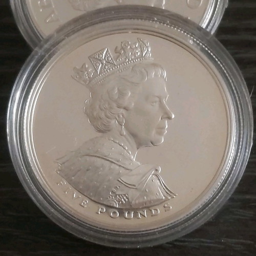 Royal Mint 3 x 5 Pound 2000/2001/2002 Elizabeth Proof Silver coins like new with case