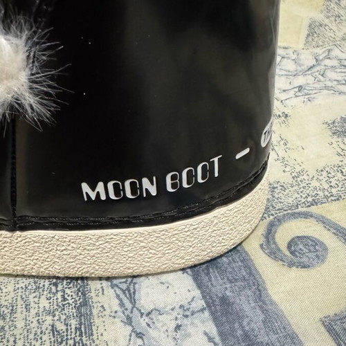 Moon Boot snow boots new, size 39-39.5, black and white