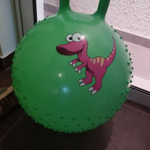 Bouncing ball 3 years old in excellent condition