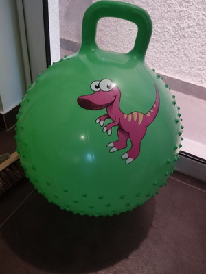 Bouncing ball 3 years old in excellent condition