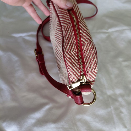 Stradivarius crossbody bag like new, red and ecru cotton