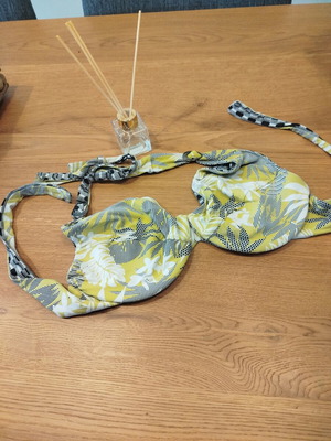 Swimsuit like new, size L, white and yellow