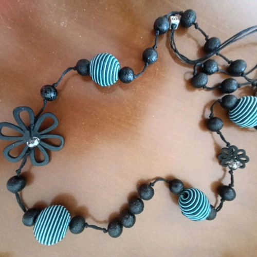 Handmade necklace like new, black and turquoise