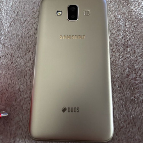 Samsung Galaxy J7 Dual Sim new with extra battery, case and charger