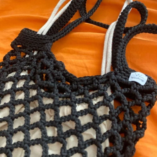 Handmade Bag Woolloop σαν καινούργια ώμου μαύρο και μπεζ