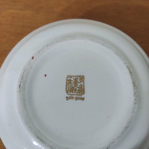 Porcelain jewelry box like new with beautiful design