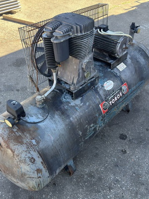 Αεροσυμπιεστής Toros 500lt 7,5 hp μεταχειρισμένος