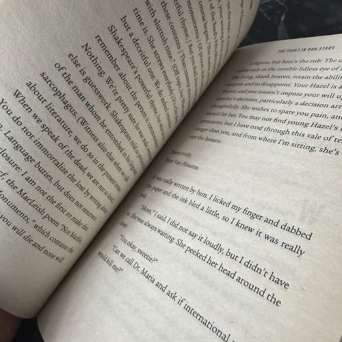 Book The Fault In Our Stars John Green used
