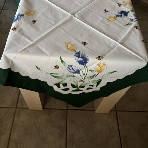 Tablecloth with tulips and butterflies new, 78x79 cm