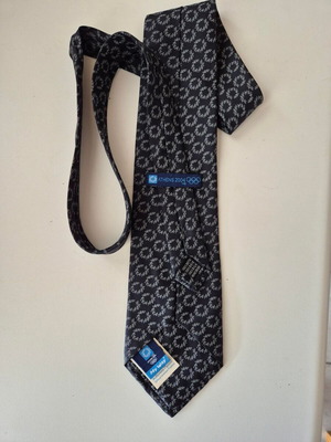 Tie 2004 collectible blue like new