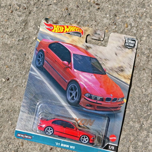 Hot Wheels BMW M5 new