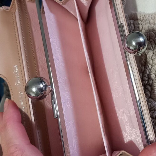 Ted Baker wallet used, beige with wear and non-working clasp
