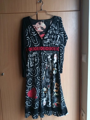 Printed cotton dress like new, midi, size small