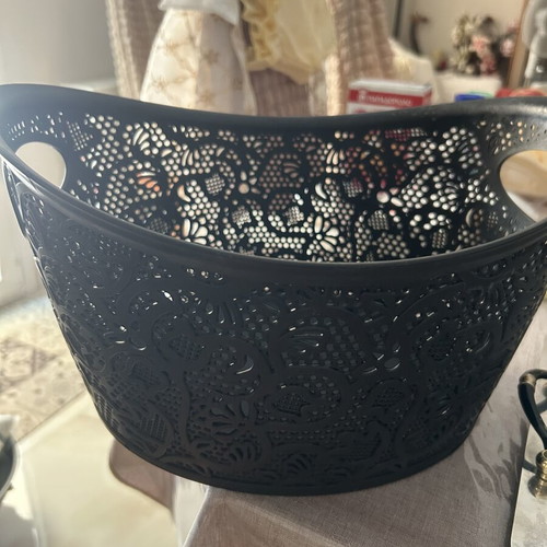 Plastic baskets new, set of two