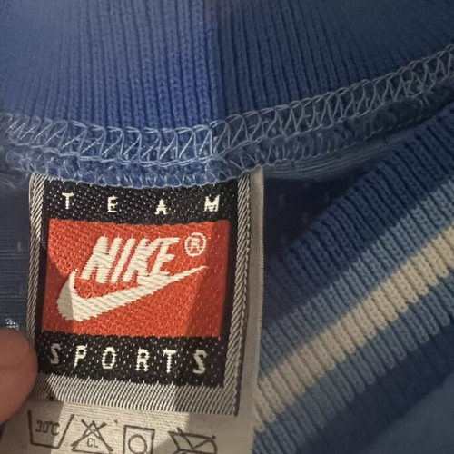 North Carolina basketball jersey Nike size 44 used, 90s