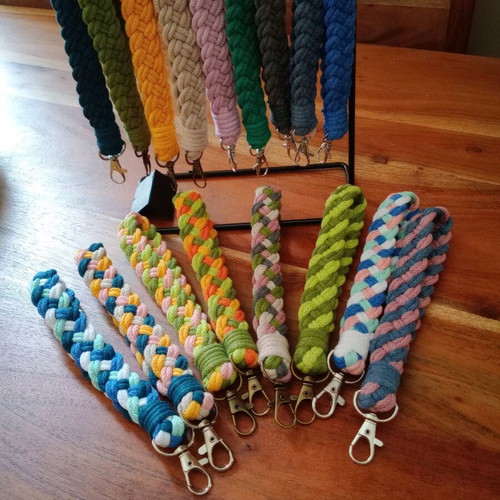 Macrame keychain like new, multicolor