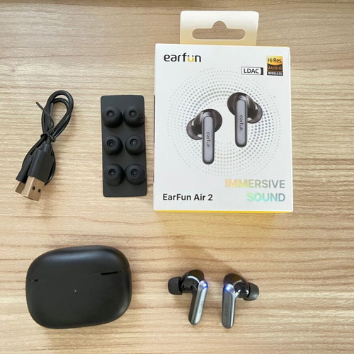 Earfun Air2 in-ear Bluetooth handsfree earbuds with sweat resistance and charging case, black