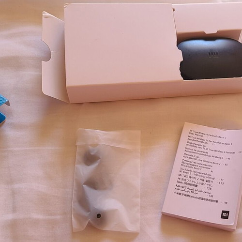 Mi True Wireless Earbuds Basic 2 broken, for parts only