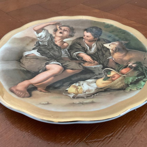 Collectible plate Murillo the beggar boys with minor scratches on gold