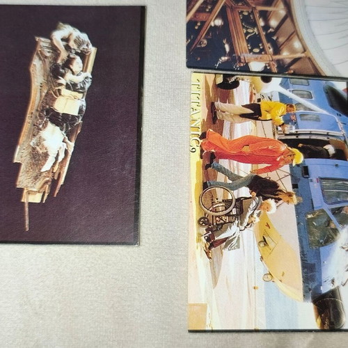 Titanic cards like new