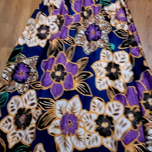 Satin dress with floral motifs one size, like new