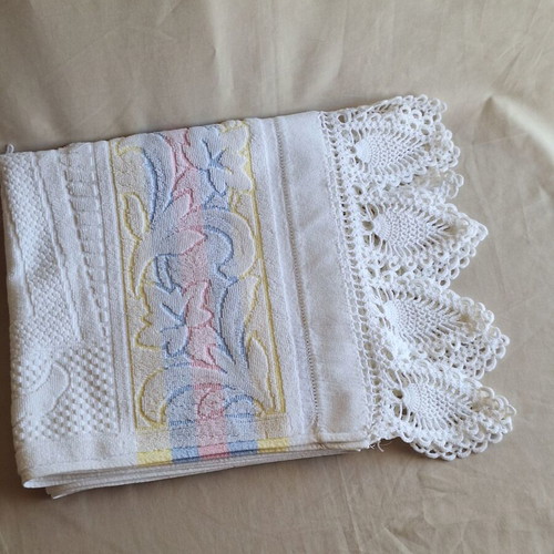 Vintage cotton bath face towel with handmade crochet lace border Indanthren