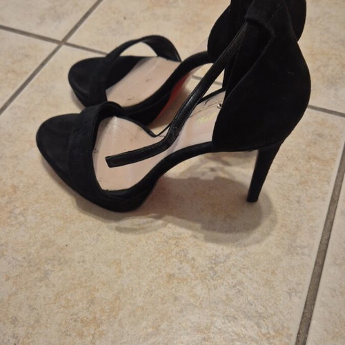 Mark Milan suede black 12cm heels sandals like new, size 39