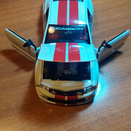 Ford Mustang GT 2005 metal toy car used, 1:24 scale with upgrades