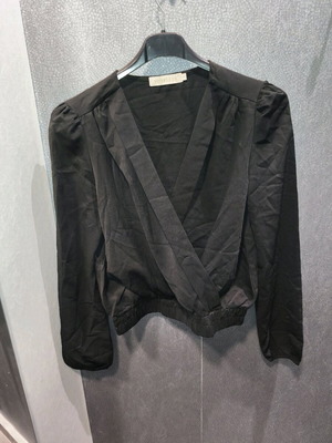 Black long-sleeve crop top Voyelles new, slightly sheer fabric