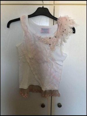 Sleeveless embroidered lace blouse used, white, size S